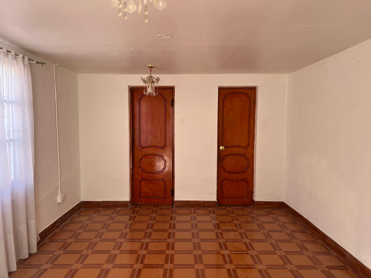  POBLACION LOS VOLCANES - CASA REFACCIONADA.-