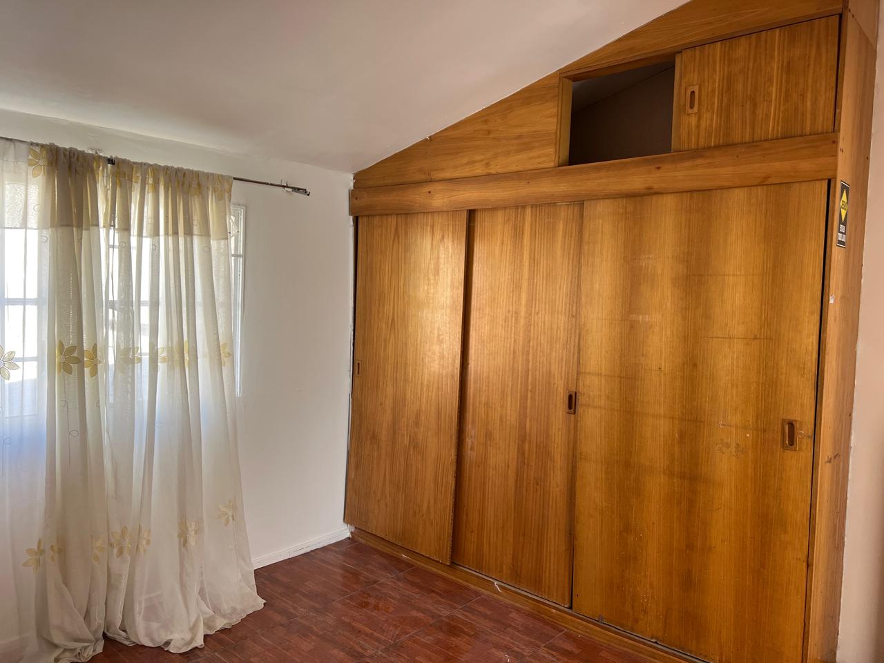 POBLACION LOS VOLCANES - CASA REFACCIONADA.-