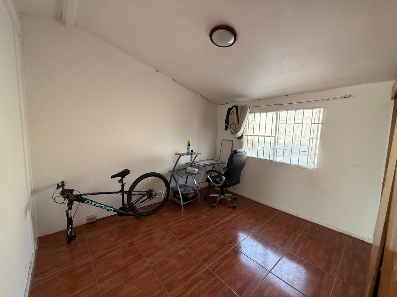  POBLACION LOS VOLCANES - CASA REFACCIONADA.-