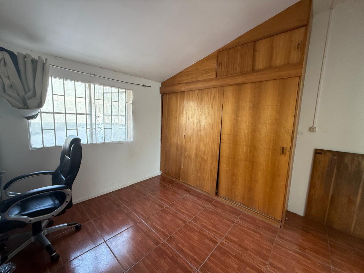  POBLACION LOS VOLCANES - CASA REFACCIONADA.-