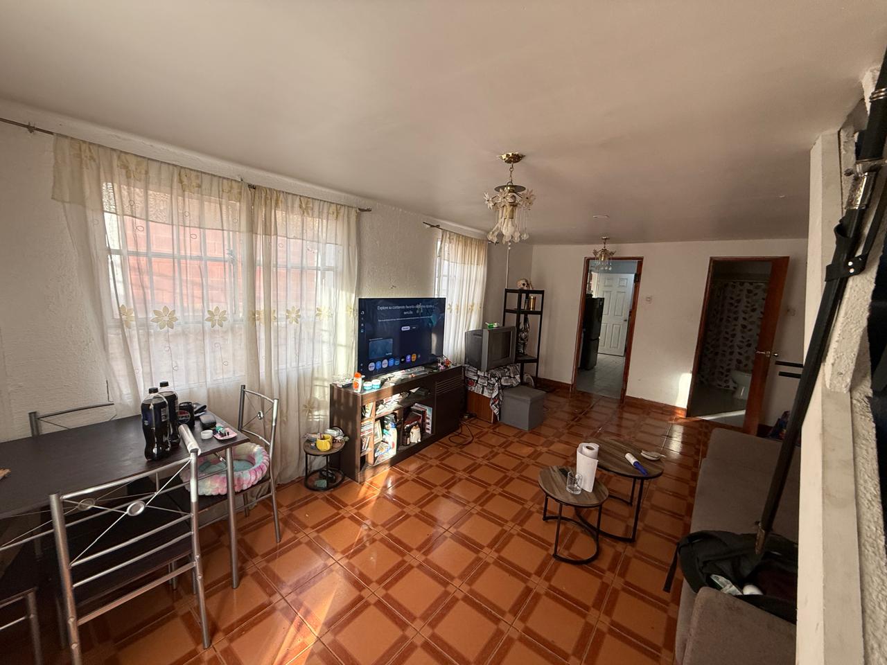  POBLACION LOS VOLCANES - CASA REFACCIONADA.-