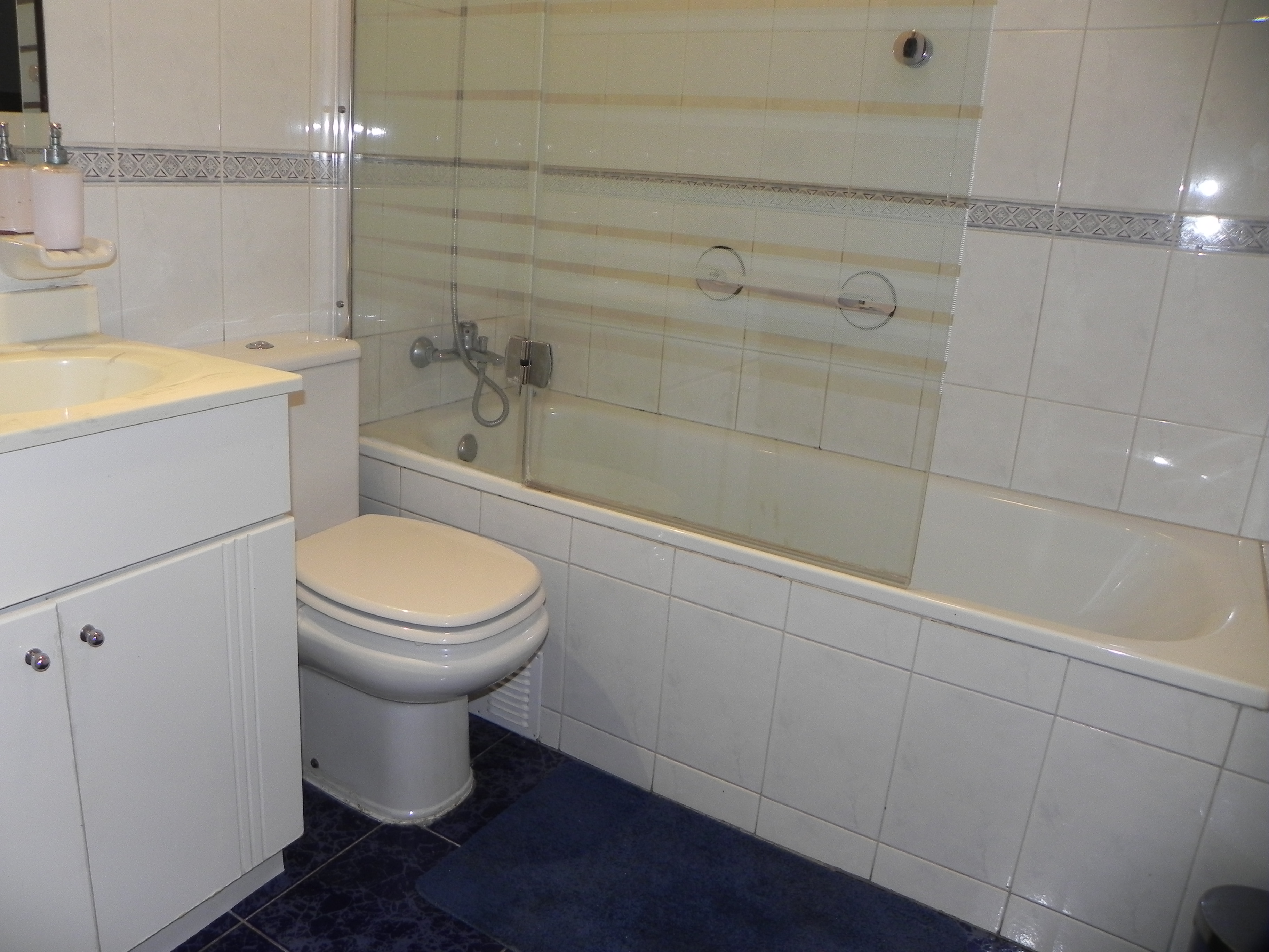 GRAN CASA SECTOR RESIDENCIAL - CALLE SAN ROMAN.-