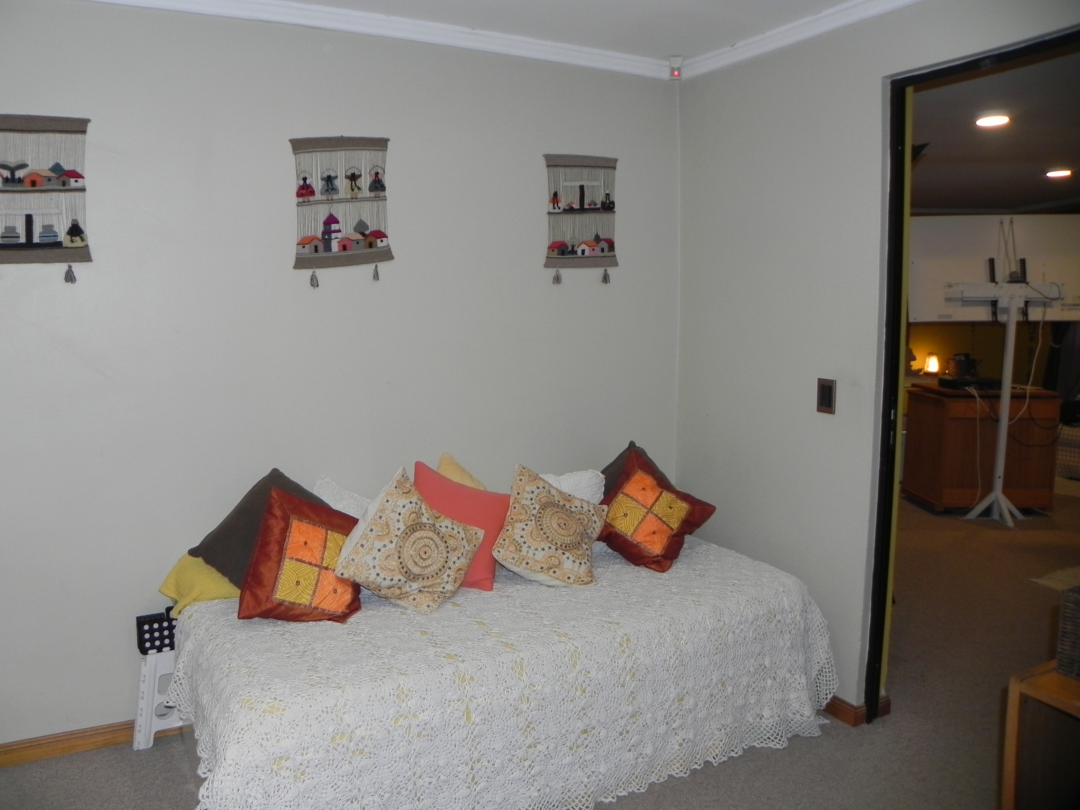 GRAN CASA SECTOR RESIDENCIAL - CALLE SAN ROMAN.-