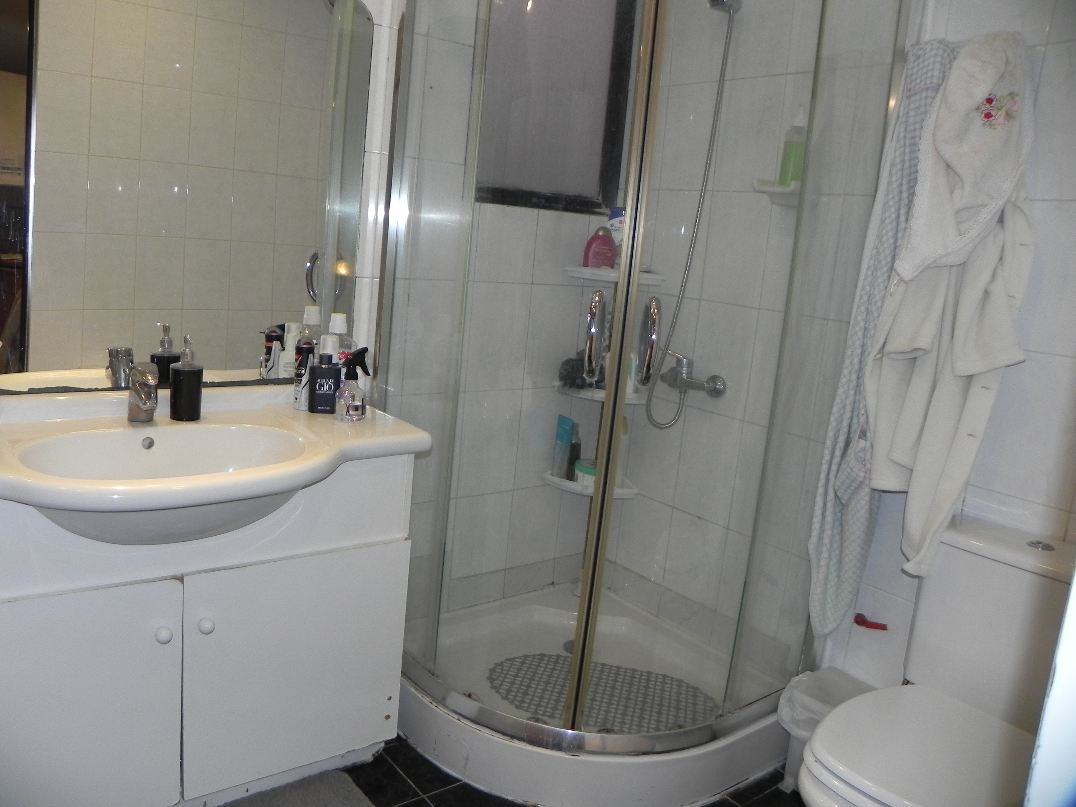 GRAN CASA SECTOR RESIDENCIAL - CALLE SAN ROMAN.-