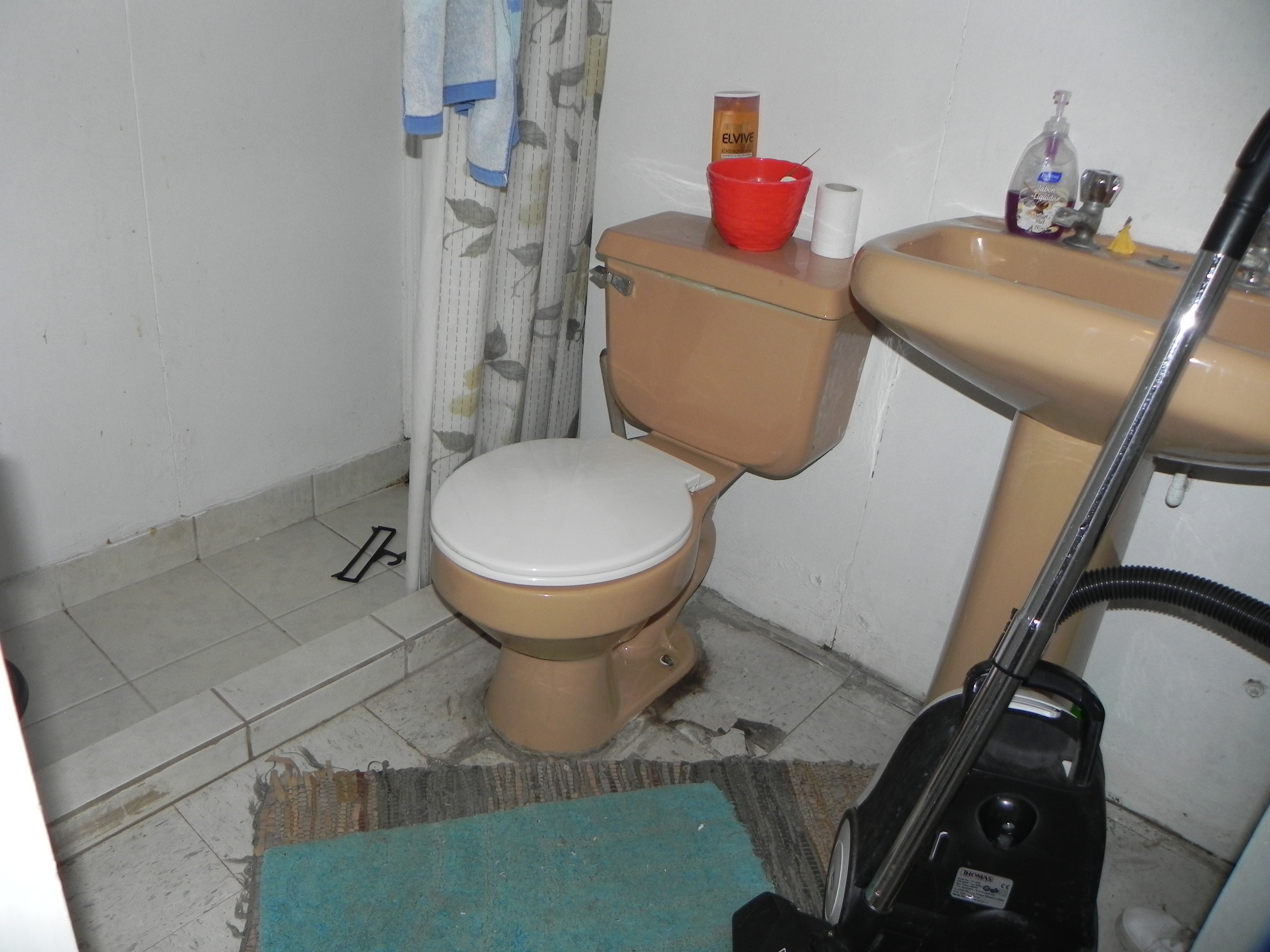 GRAN CASA SECTOR RESIDENCIAL - CALLE SAN ROMAN.-