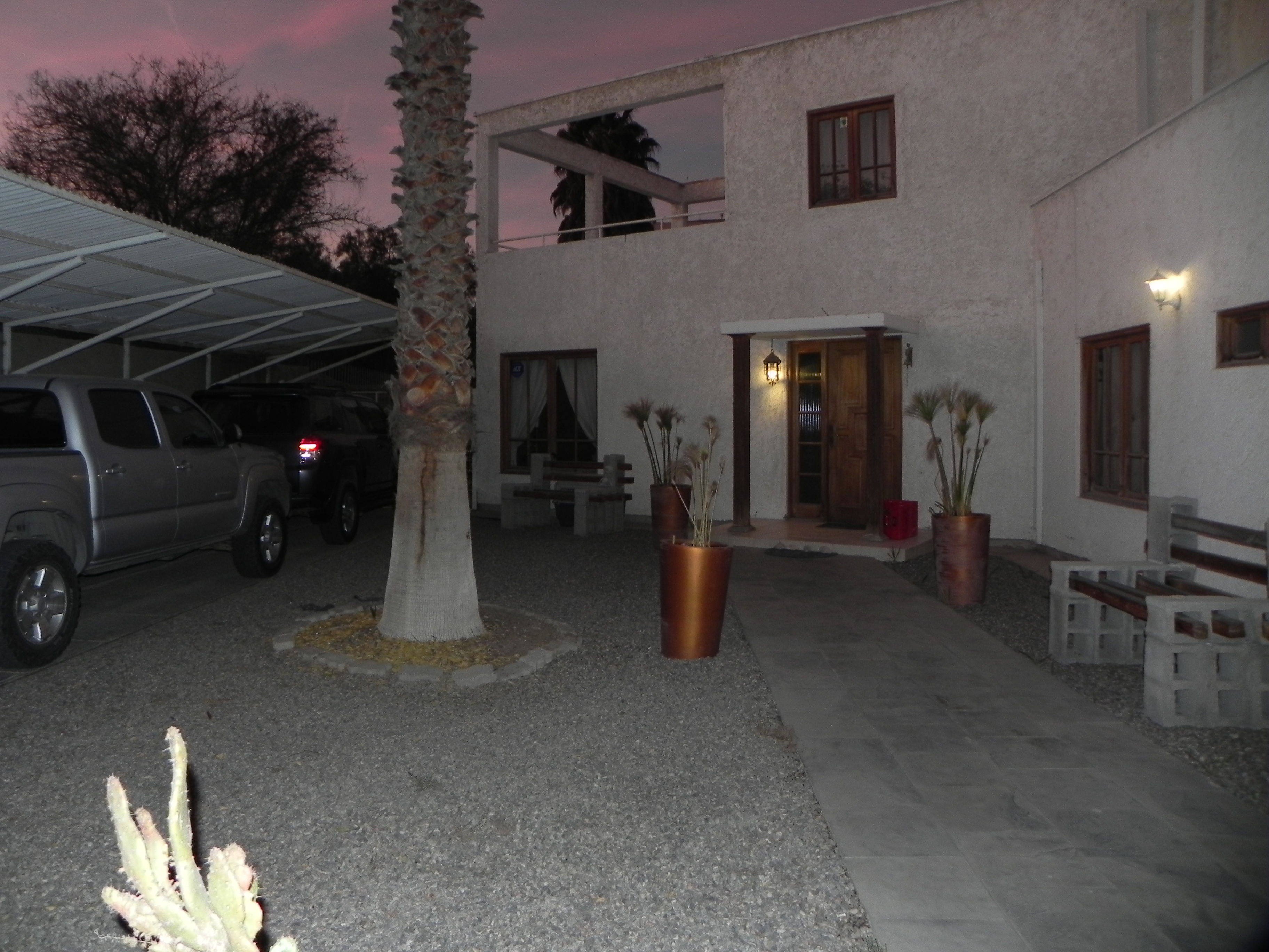 GRAN CASA SECTOR RESIDENCIAL - CALLE SAN ROMAN.-