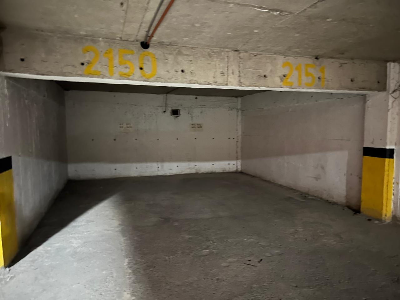 OPORTUNIDAD - ESTACIONAMIENTO - CENTRO PLAZA REAL.-