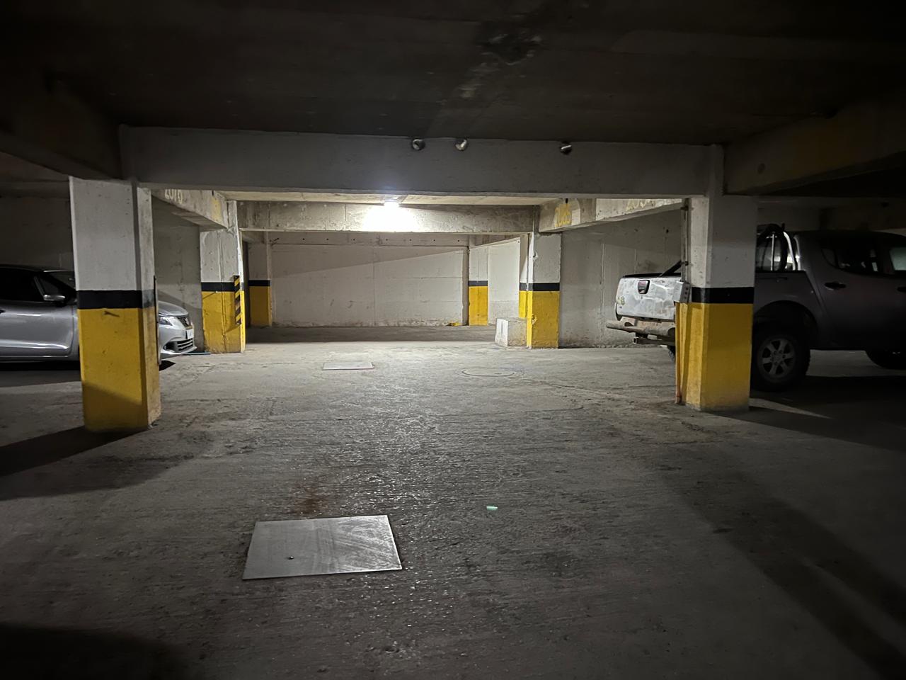 OPORTUNIDAD - ESTACIONAMIENTO - CENTRO PLAZA REAL.-