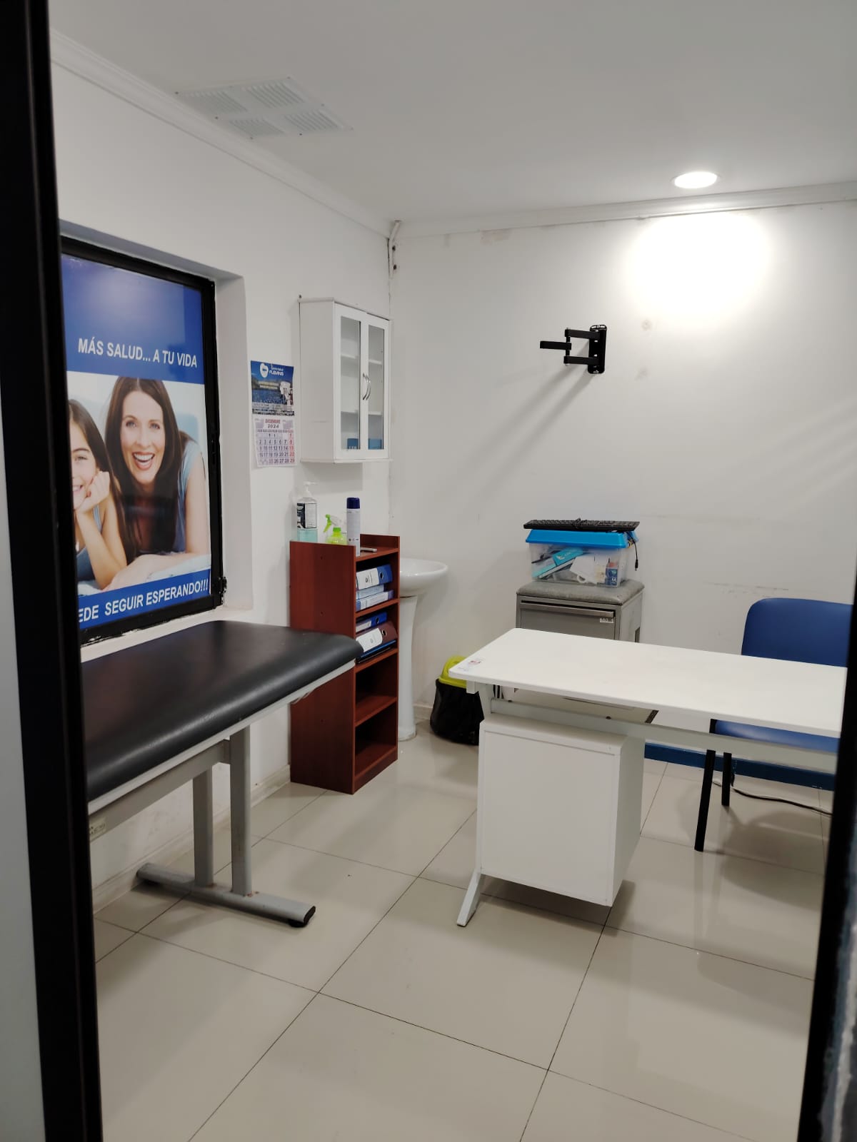 EDIFICIO CONSULTAS MEDICAS - CALLE VAN BUREN.-