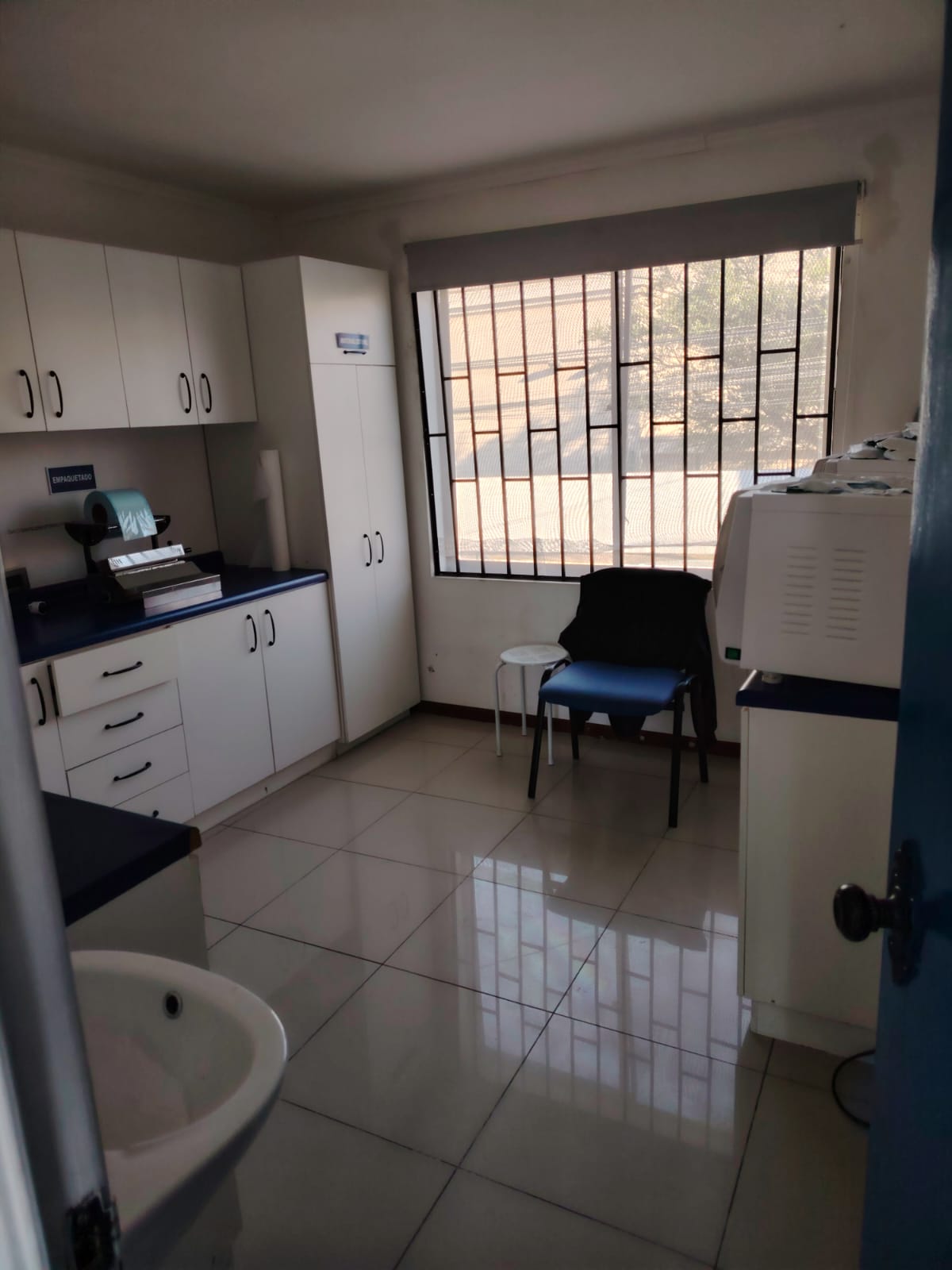 EDIFICIO CONSULTAS MEDICAS - CALLE VAN BUREN.-