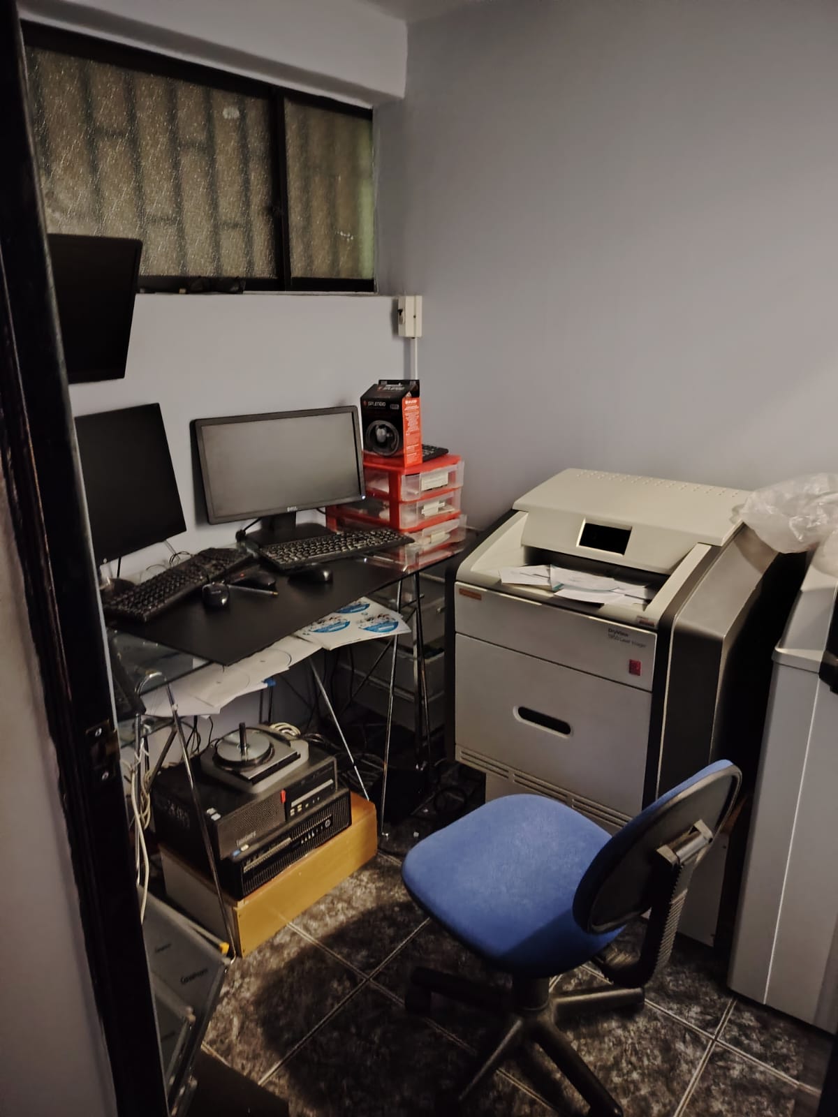 EDIFICIO CONSULTAS MEDICAS - CALLE VAN BUREN.-