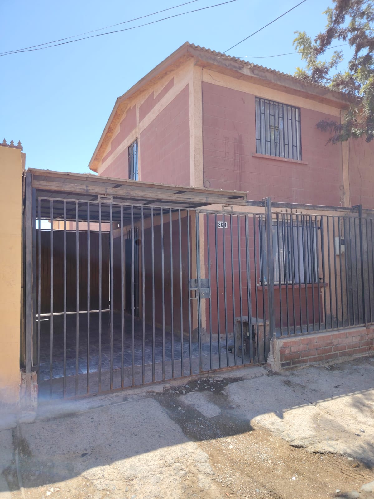 TOTALMENTE REFACCIONADA-CASA 2 PISOS EL PALOMAR