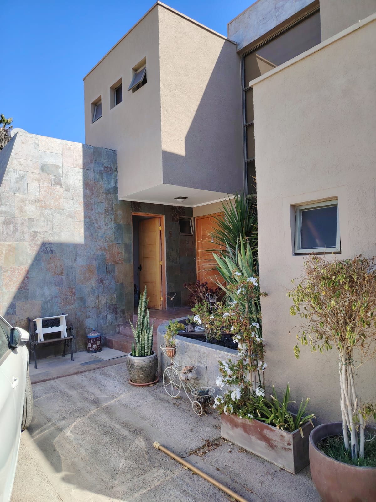 VILLA EL PINAR - EXCLUSIVA CASA.-