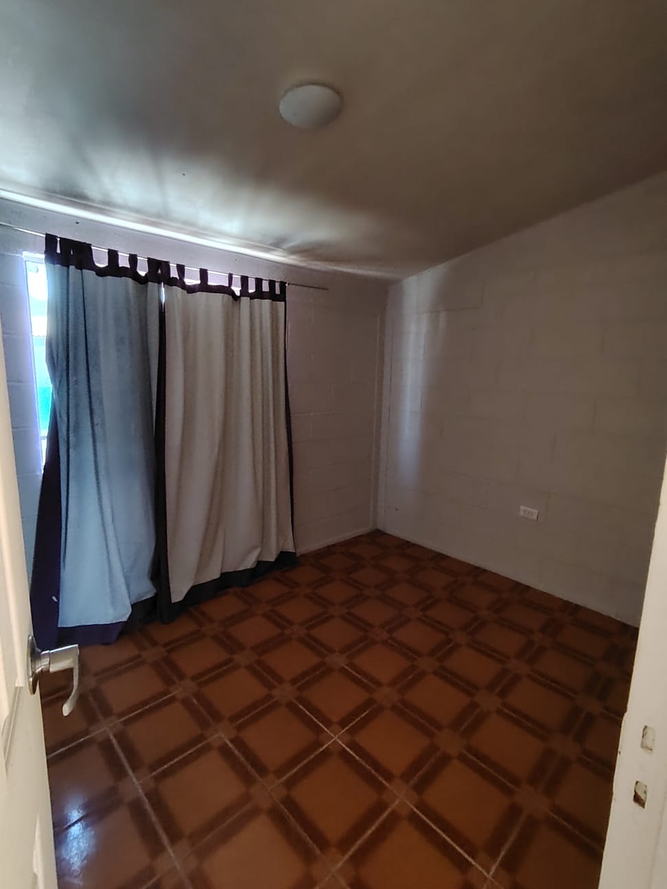 ARRIENDO CASA REFACCIONADA 2 PISOS- EL PALOMAR