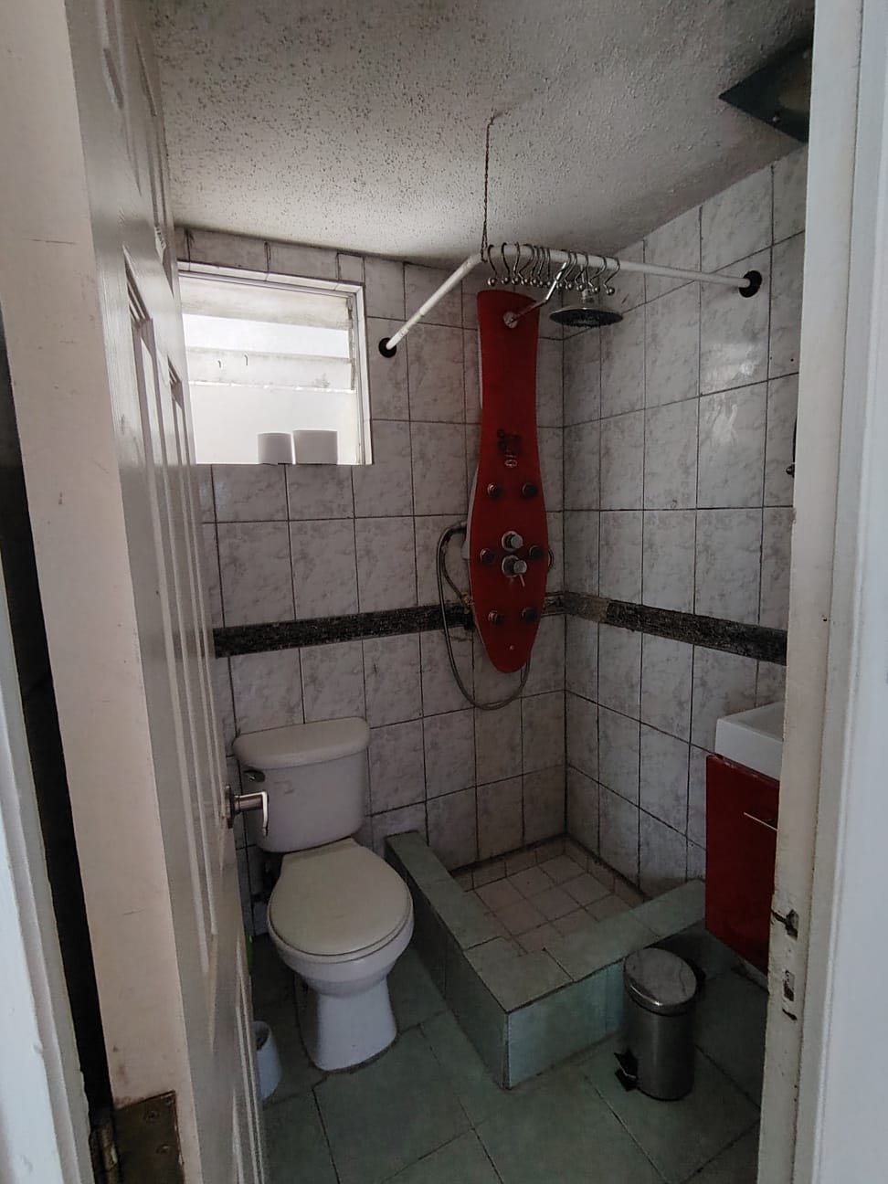 ARRIENDO CASA REFACCIONADA 2 PISOS- EL PALOMAR