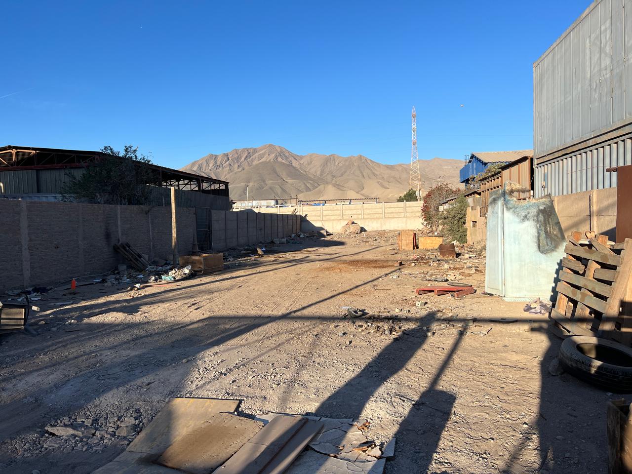 EXCELENTE TERRENO/GALPON Y CASA-BARRIO INDUSTRIAL PAIPOTE.-