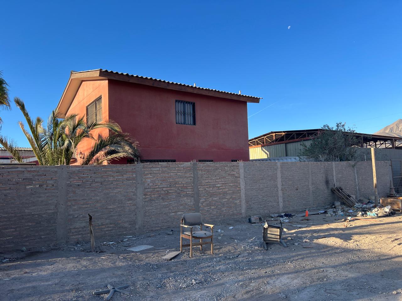 EXCELENTE TERRENO/GALPON Y CASA-BARRIO INDUSTRIAL PAIPOTE.-