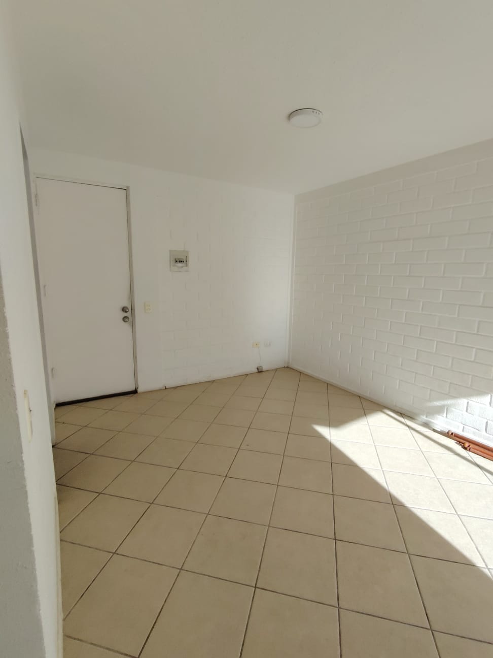 CONDOMINIO TRES PUNTAS.-