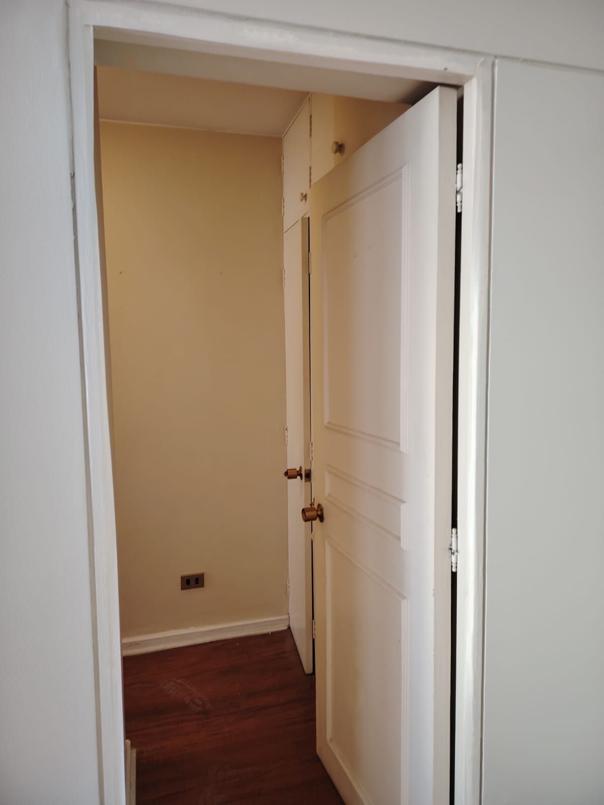 EDIFICIO PLAZA REAL - DEPARTAMENTO.-