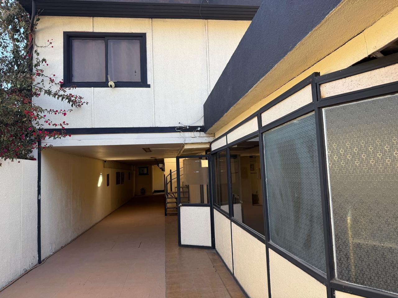 SOLO EMPRESAS - GRAN HOSTAL - AV. CIRCUNVALACION.-