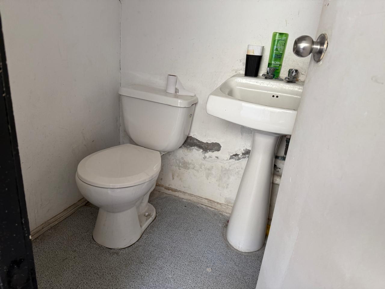 SOLO EMPRESAS - GRAN HOSTAL - AV. CIRCUNVALACION.-