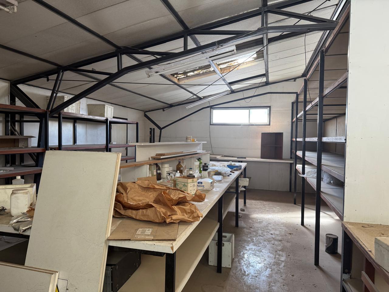 LOCAL COMERCIAL-PREFERENTEMENTE FARMACIA