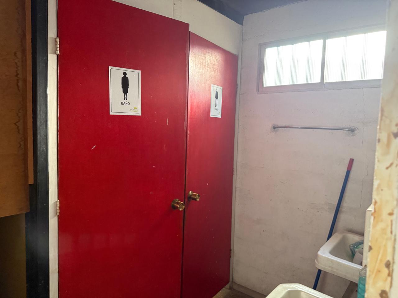 LOCAL COMERCIAL-PREFERENTEMENTE FARMACIA