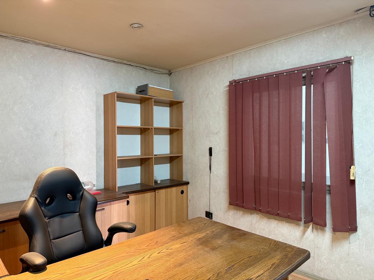 OFICINA MAS GALPONES - CALLE ATACAMA.-