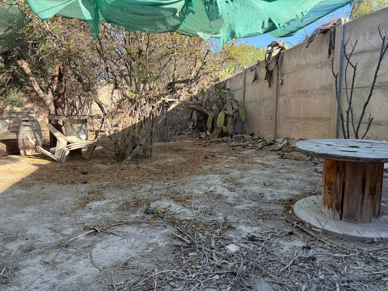 OFICINA MAS GALPONES - CALLE ATACAMA.-