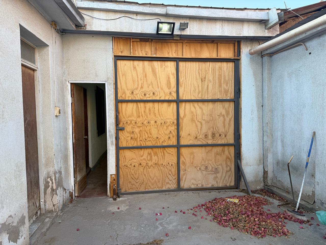 OFICINA MAS GALPONES - CALLE ATACAMA.-