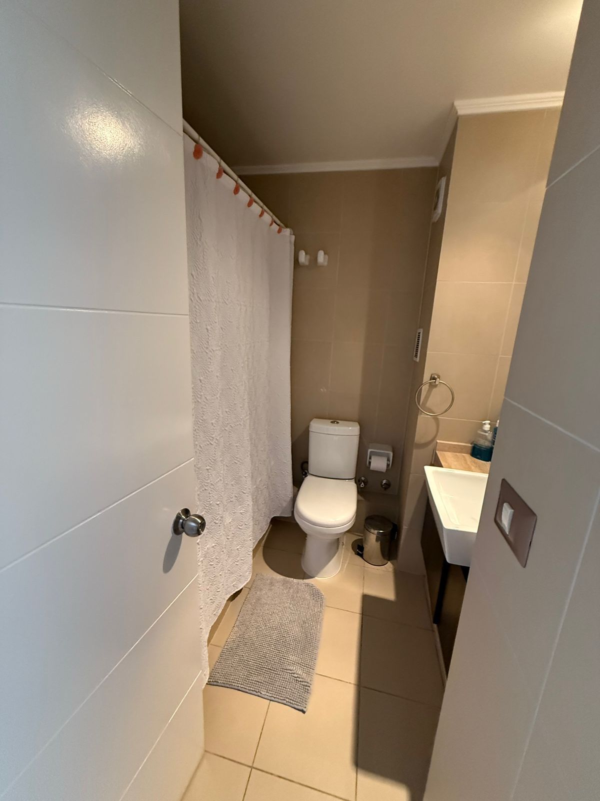 CONDOMINIO INNOVA - AMOBLADO PRIMER PISO.- 