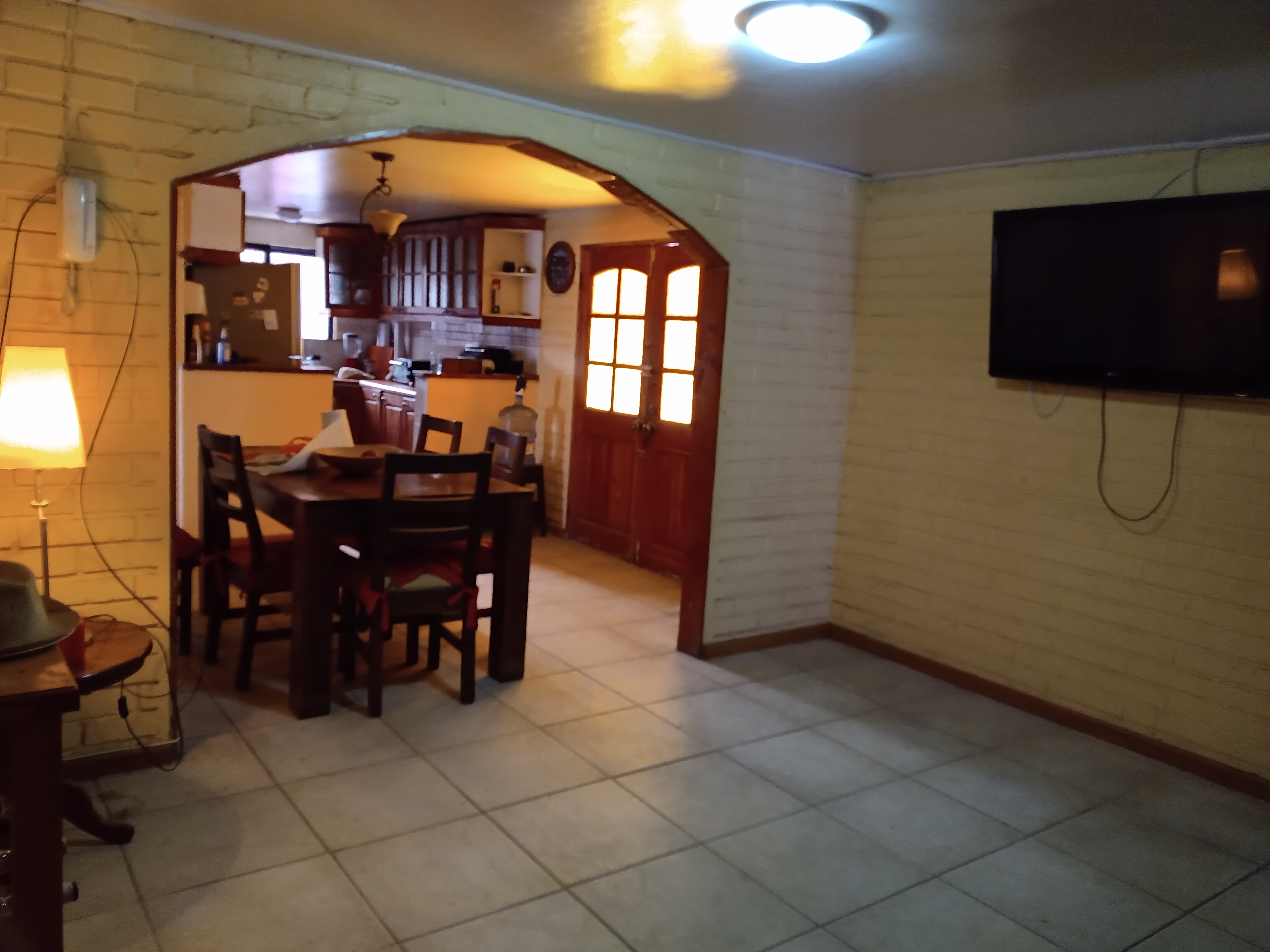 VILLA ARBOLEDA - PRINCIPALMENTE ESTUDIANTES/EMPRESAS.-