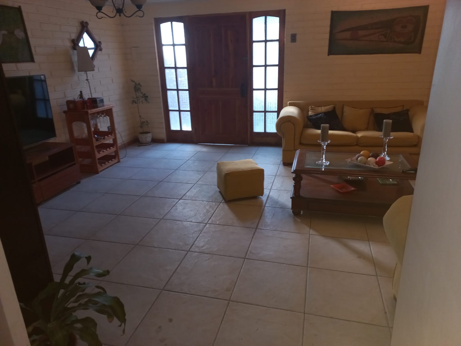 VILLA ARBOLEDA - PRINCIPALMENTE ESTUDIANTES/EMPRESAS.-