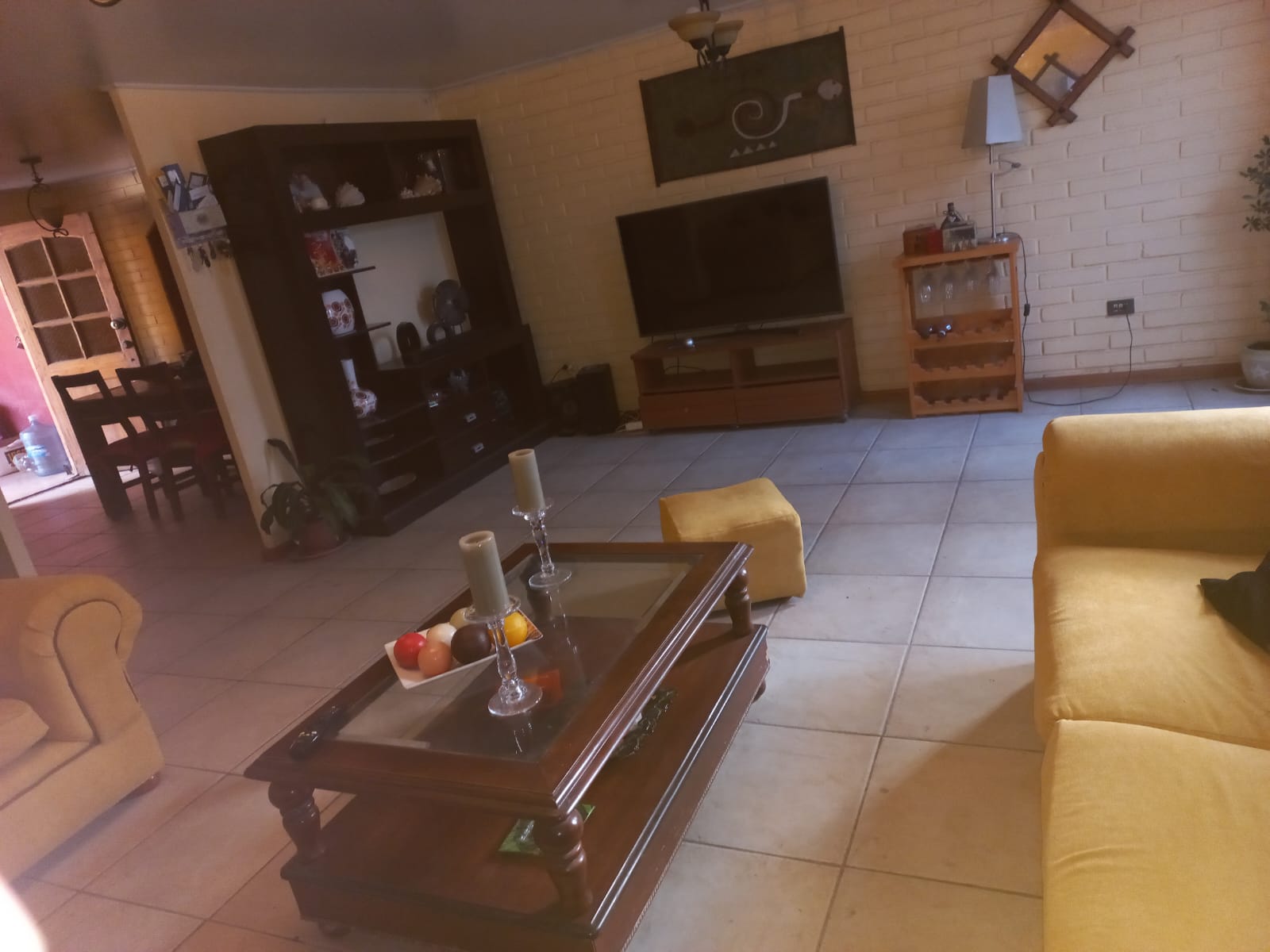 VILLA ARBOLEDA - PRINCIPALMENTE ESTUDIANTES/EMPRESAS.-