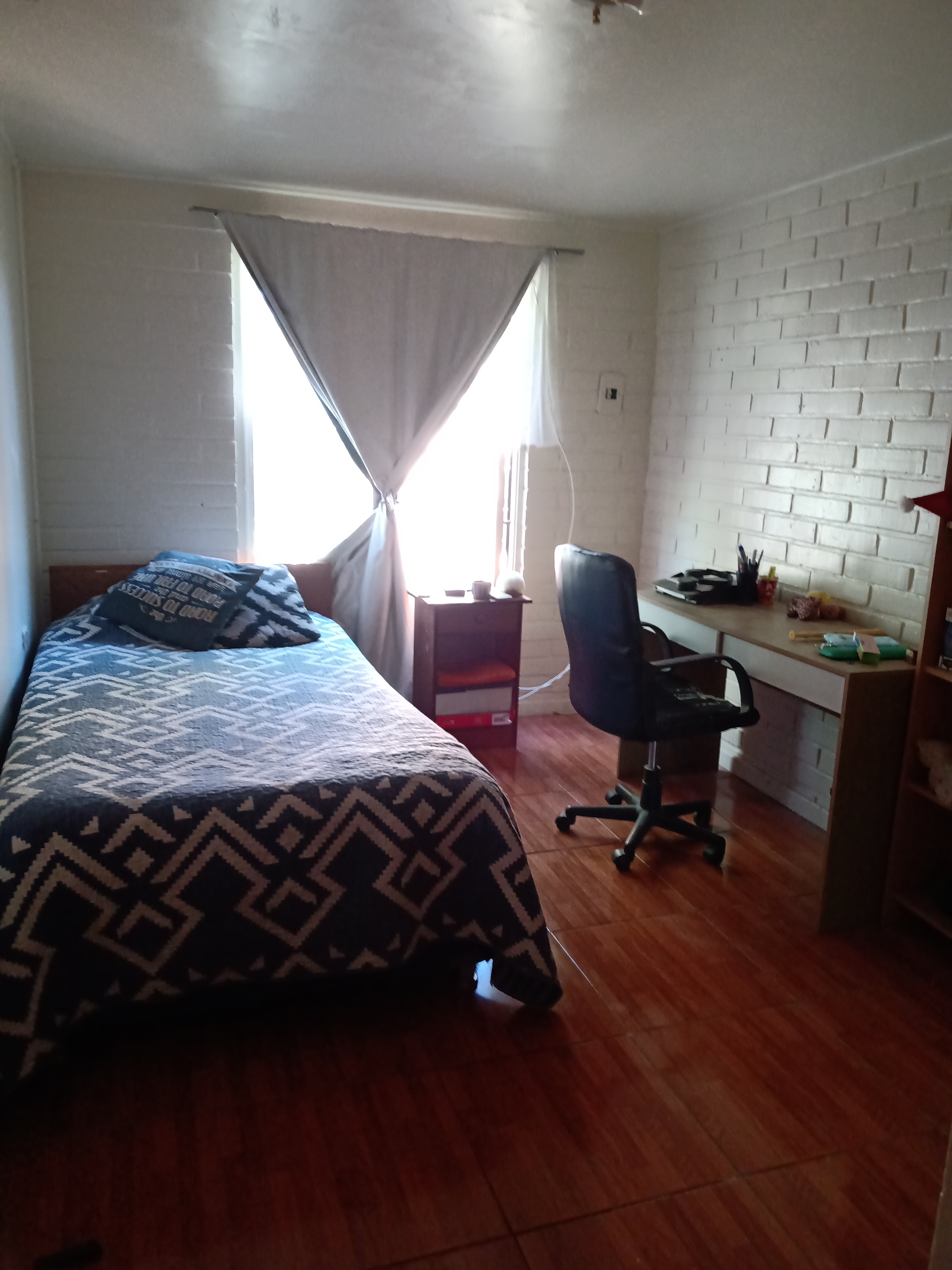 VILLA ARBOLEDA - PRINCIPALMENTE ESTUDIANTES/EMPRESAS.-