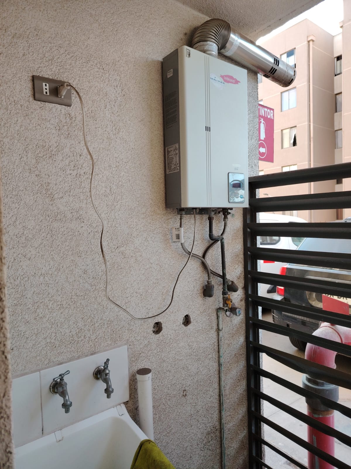 EXCELENTE DEPTO. PRIMER PISO COND.NUEVO SOL (FRENTE COLEGIO SAN AGUSTIN)