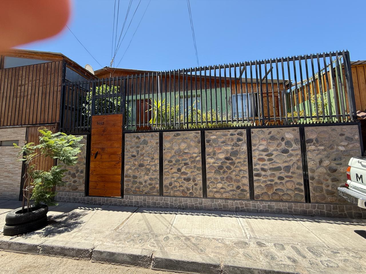 CASA VILLA LOS SALARES-FRENTE AL AGRO