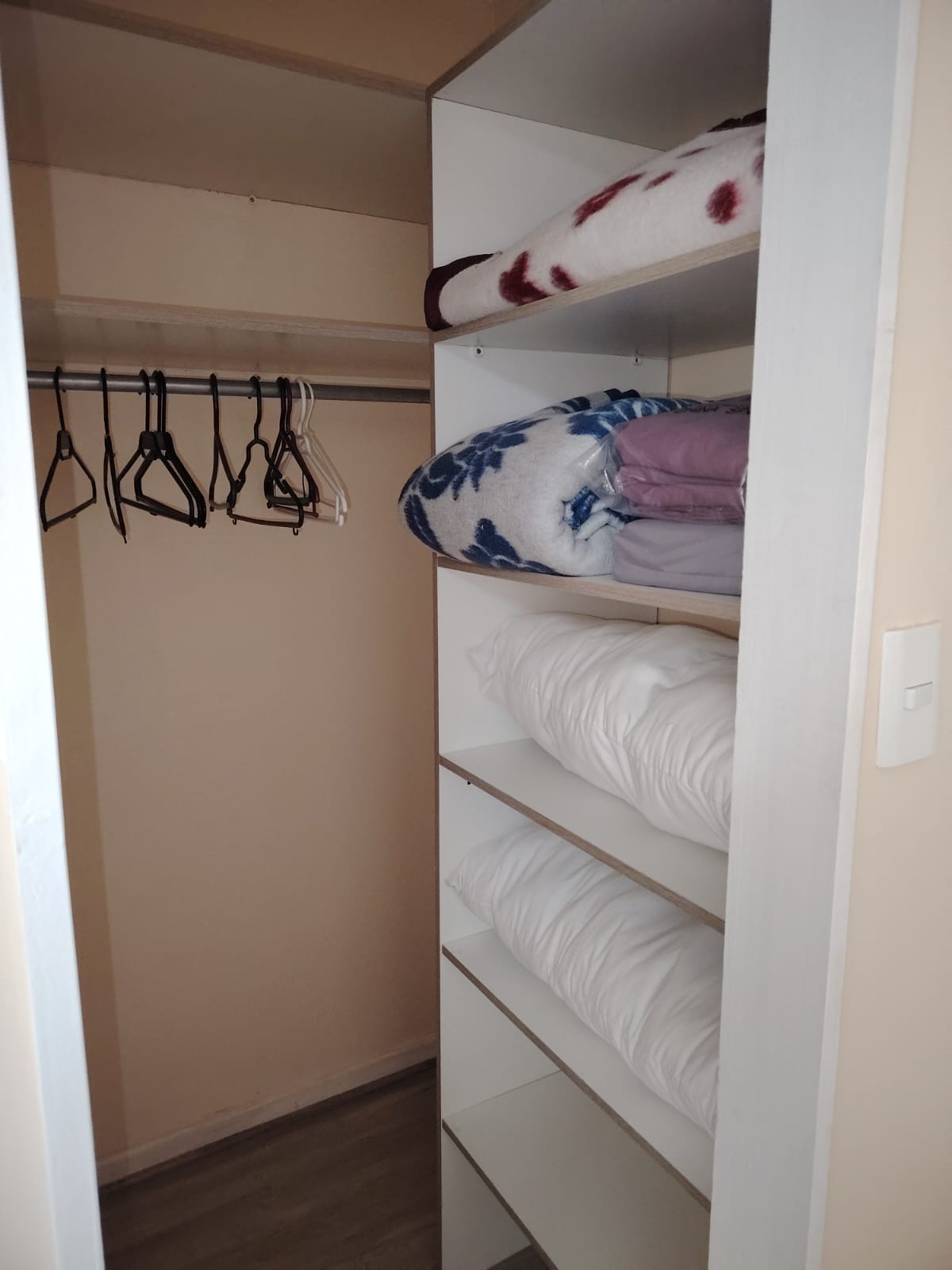 CASA FULL AMOBLADA-Año Corrido - SOLO EMPRESAS.-