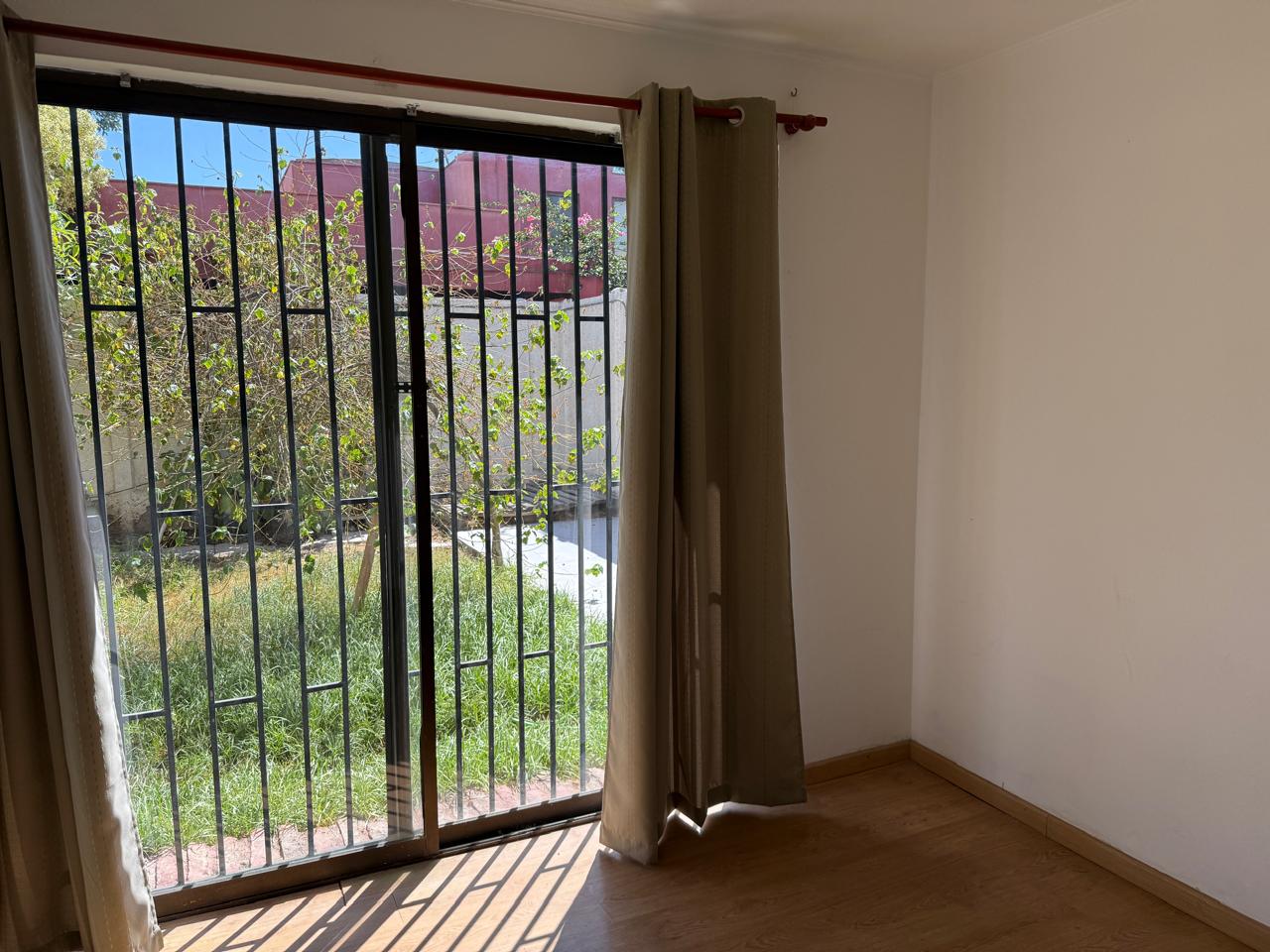 VILLA LAS AMAPOLAS - AMPLIA CASA.-