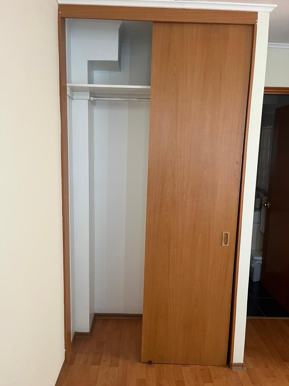 VENTA DEPTO. AMOBLADO UN AMBIENTE-PLENO CENTRO