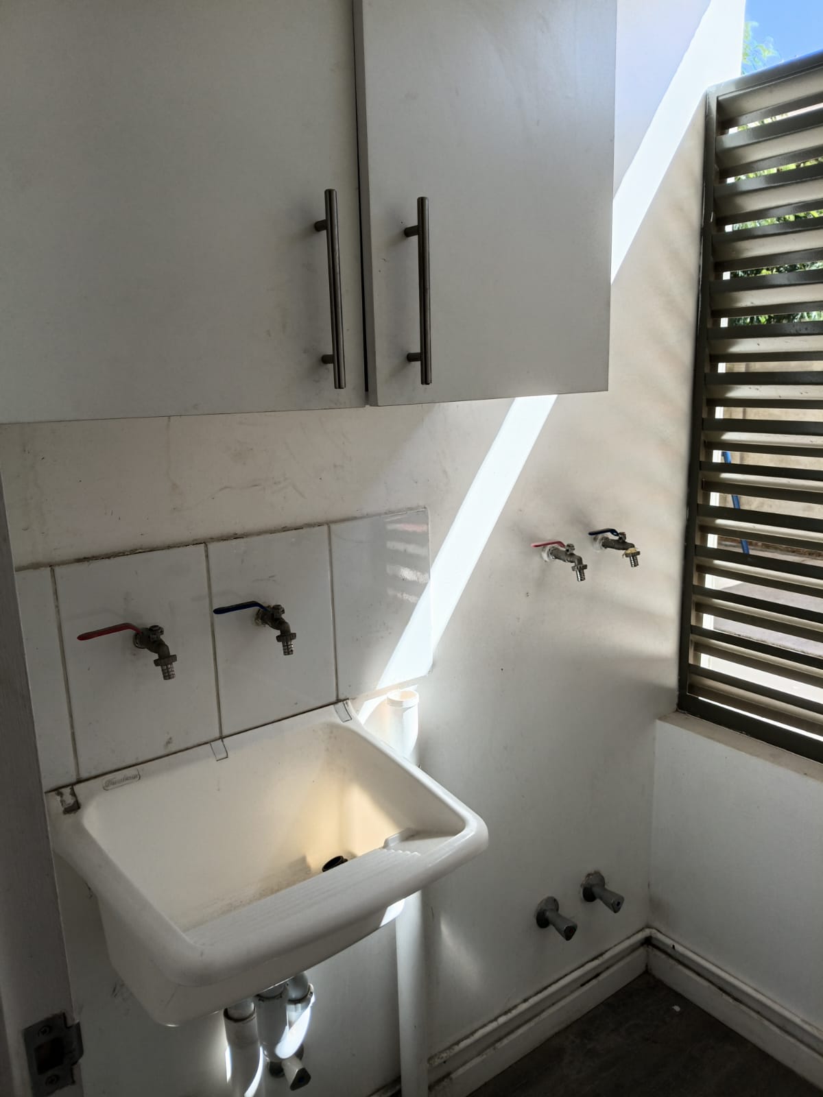 ARRIENDO COMODO DEPTO. FULL AMOBLADO EDIF. DOÑA JAVIERA