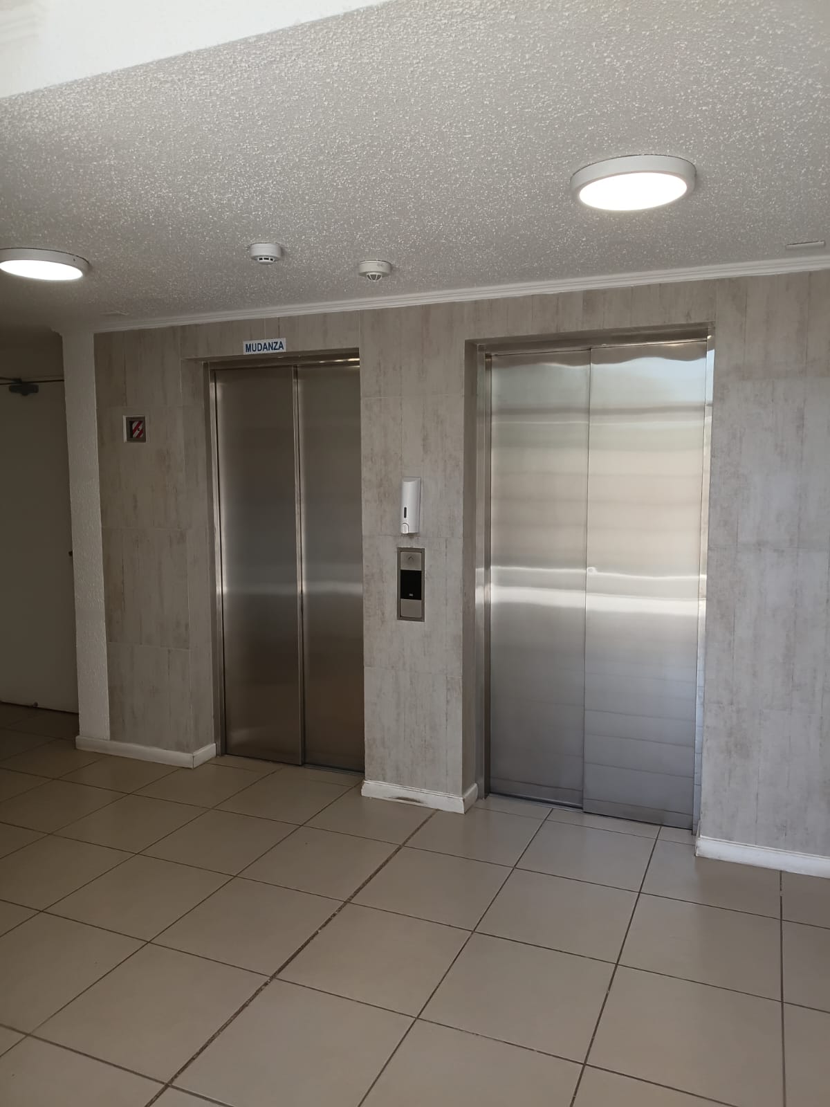 ARRIENDO COMODO DEPTO. FULL AMOBLADO EDIF. DOÑA JAVIERA