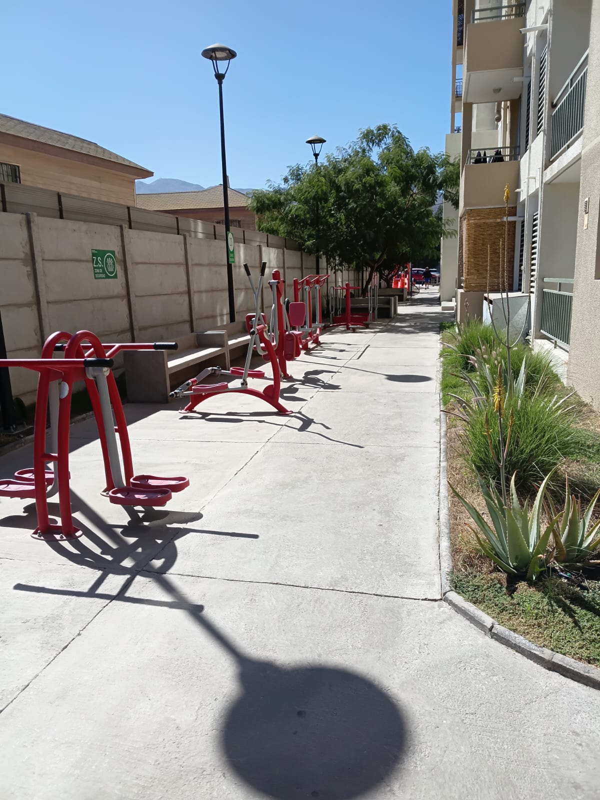 ARRIENDO COMODO DEPTO. FULL AMOBLADO EDIF. DOÑA JAVIERA