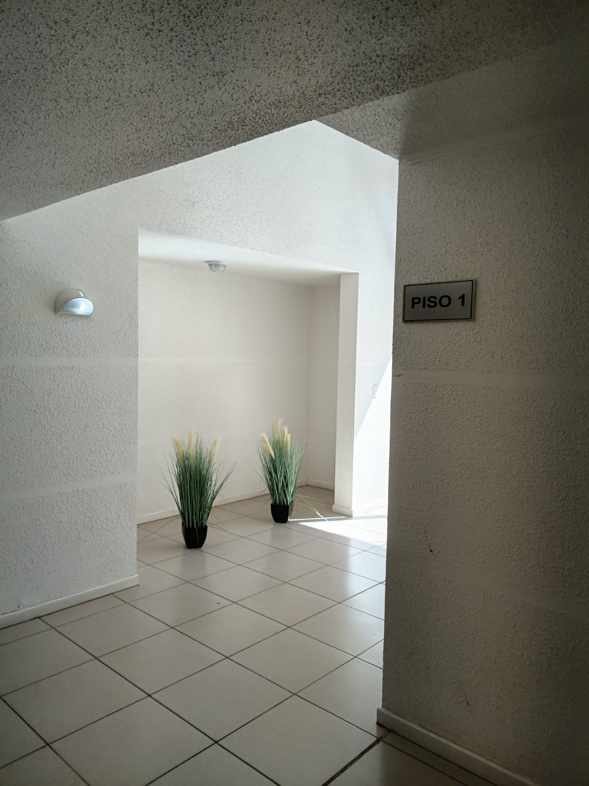 ARRIENDO COMODO DEPTO. FULL AMOBLADO EDIF. DOÑA JAVIERA