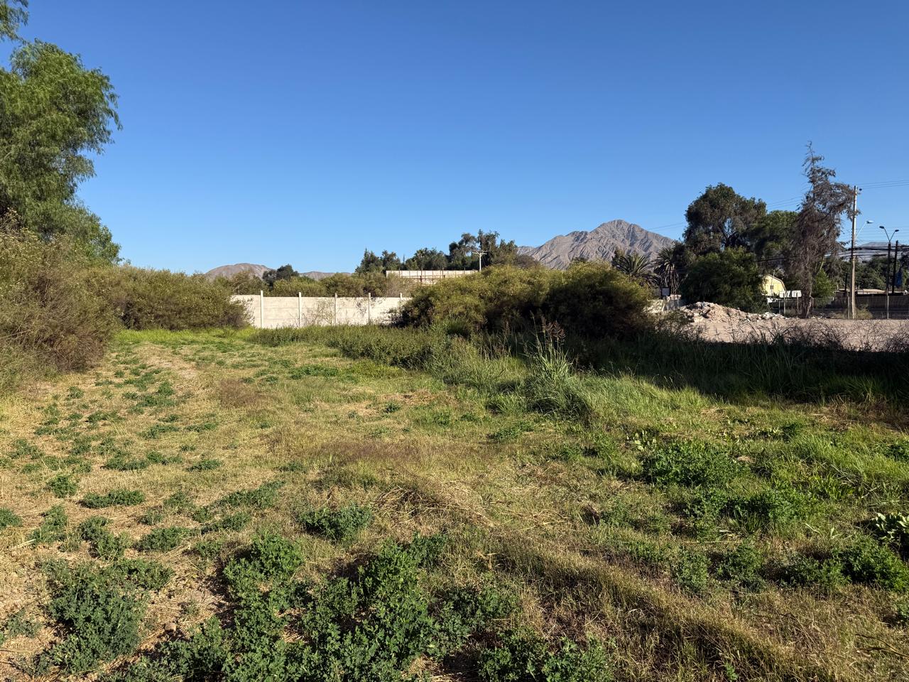 GRAN Y ESPECTACULAR TERRENO AV. COPAYAPU/RAFAEL ZORRAINDO.-