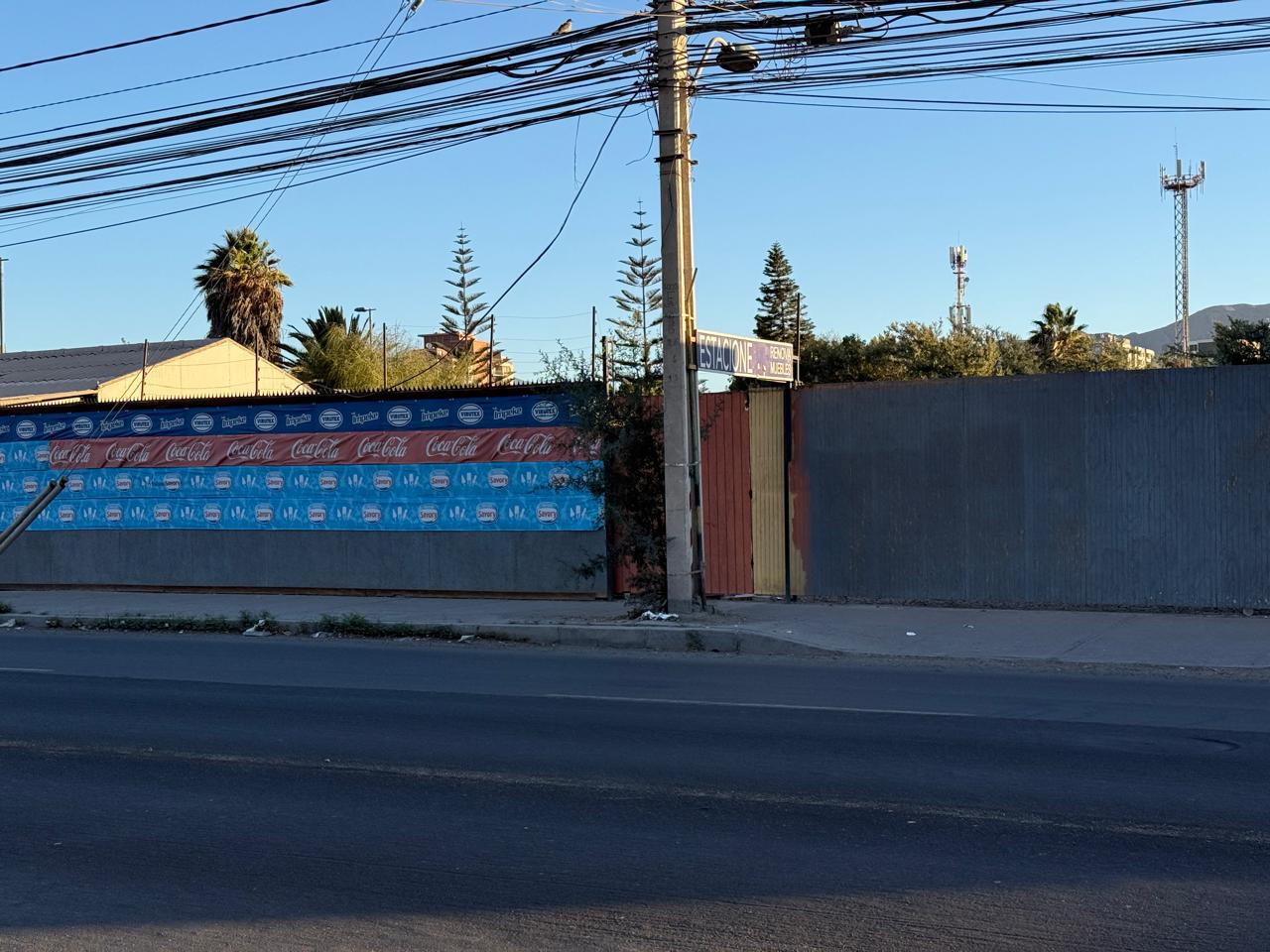 EXCELENTE AMPLIO TERRENO AV. LOS CARRERA.-
