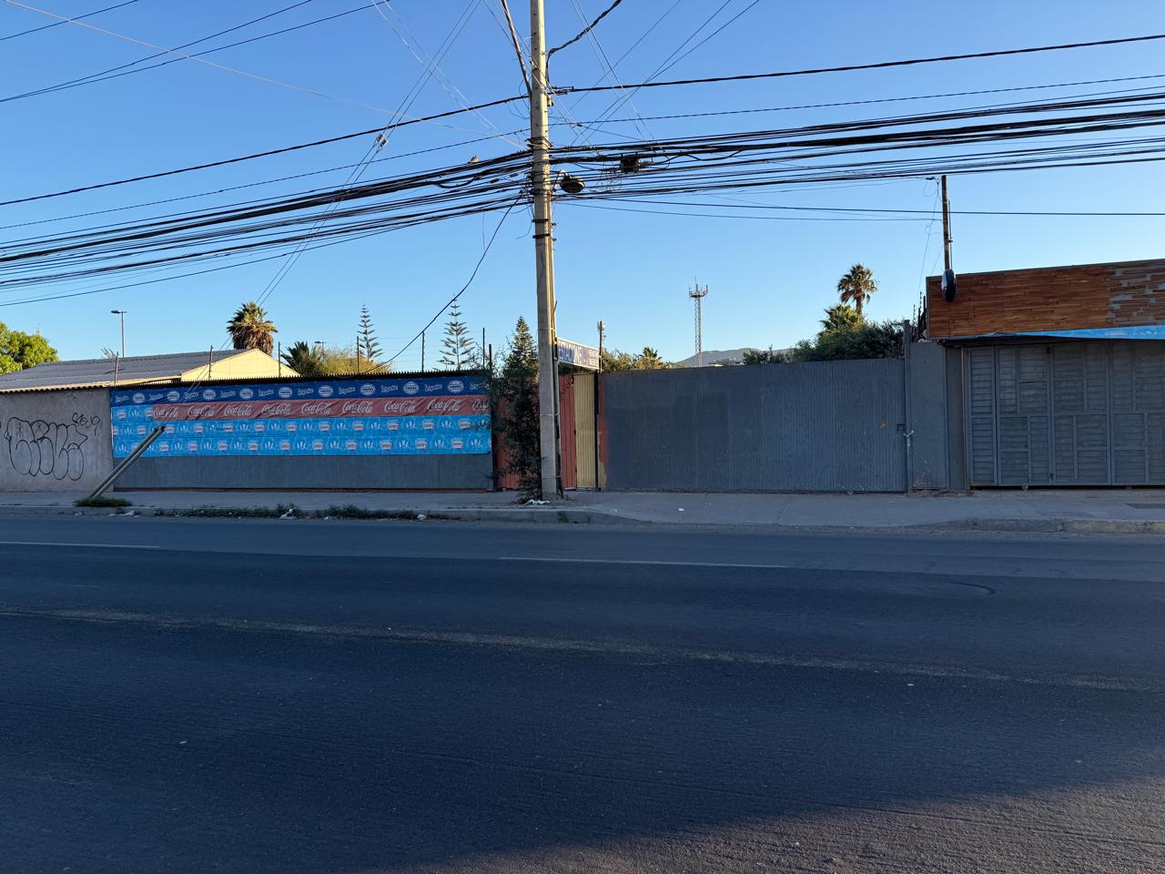 EXCELENTE AMPLIO TERRENO AV. LOS CARRERA.-