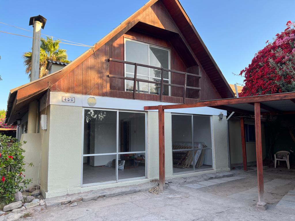 GRAN CASA PASAJE LOS OLIVOS (A PASOS DEL JUMBITO)