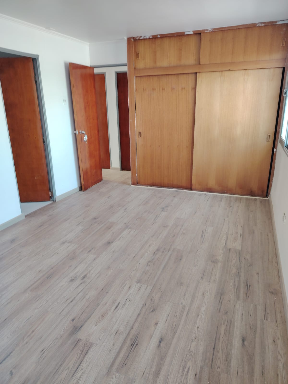 CASA AV. CIRCUNVALACION_PRINCIPALMENTE EMPRESAS