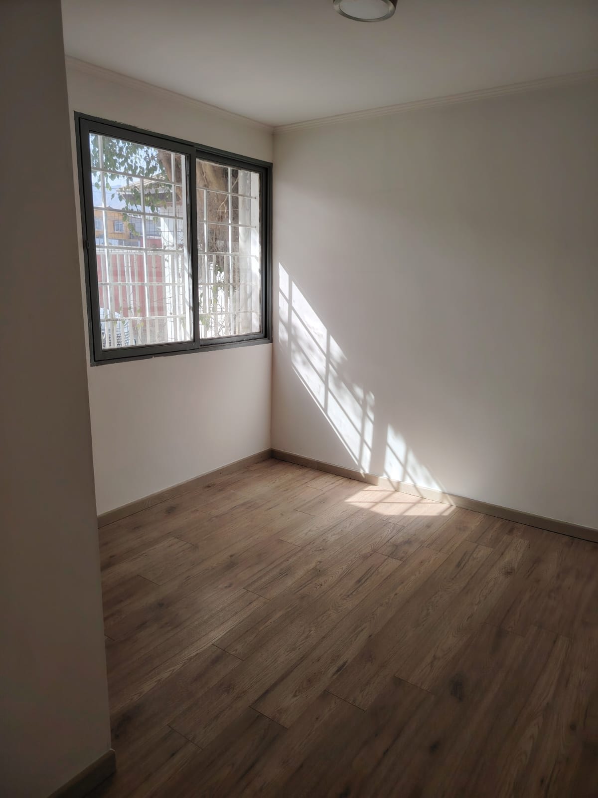 CASA AV. CIRCUNVALACION_PRINCIPALMENTE EMPRESAS